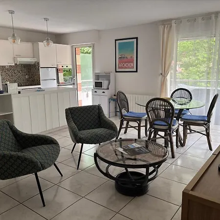 Spacieux 3 Pieces Avec Terrasse A 3mn De La *