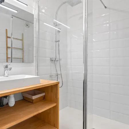 Spacieux 3 Pieces Avec Terrasse, A 3 Min, Linge Et Menage Inclus Apartment